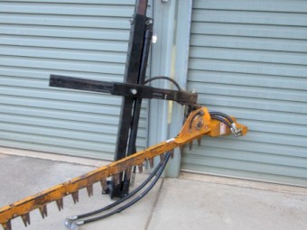 Whitco hedger bar and mast - Model ML1.2.2000