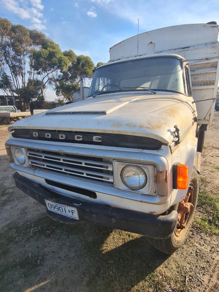 Dodge truck V8 Petrol motor