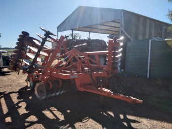 Hutchmaster 7510 Series 56 plate Tandem Offset Disc