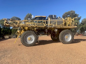 2010 Rogator 1386 SP Boom Spray