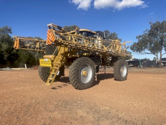2010 Rogator 1386 SP Boom Spray