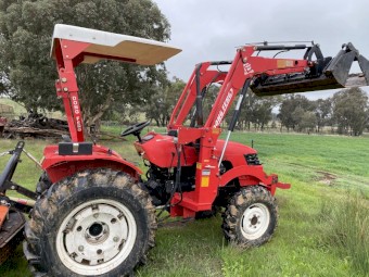 2012 dongfeng Zb45 tractor and loader 
