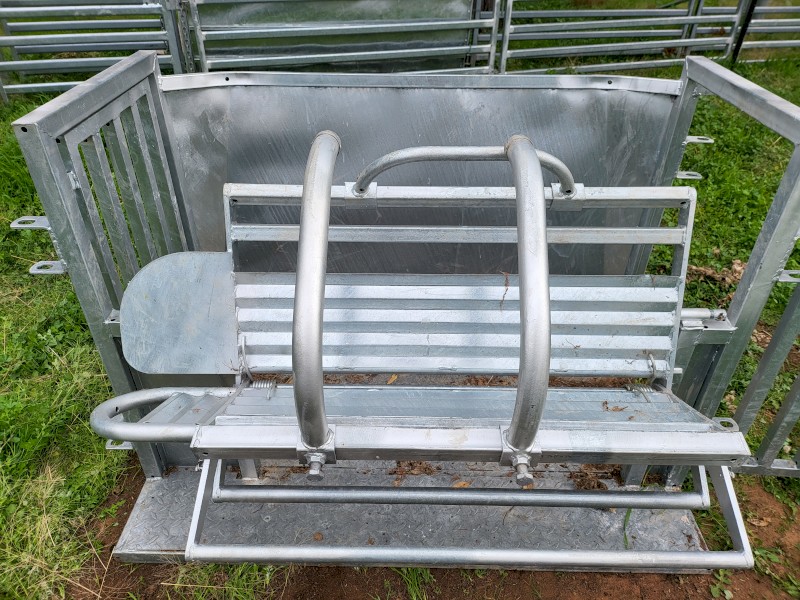  Sheep Turnover Crate Catcher Sheep Handler