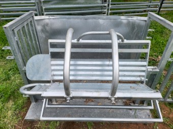  Sheep Turnover Crate Catcher Sheep Handler
