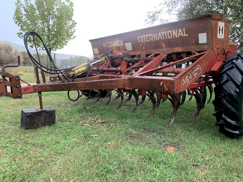 International A61 16 run combime