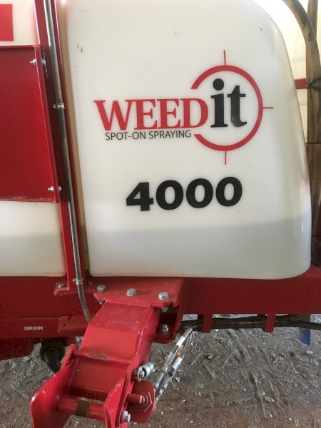 3m fixed axle from 2016 model Croplands WeedIT 4000lt cart.