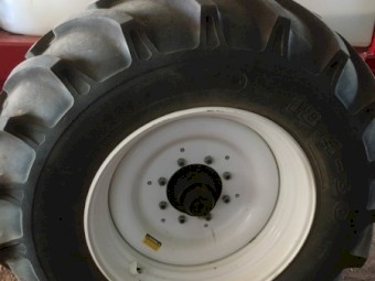 3m fixed axle from 2016 model Croplands WeedIT 4000lt cart.