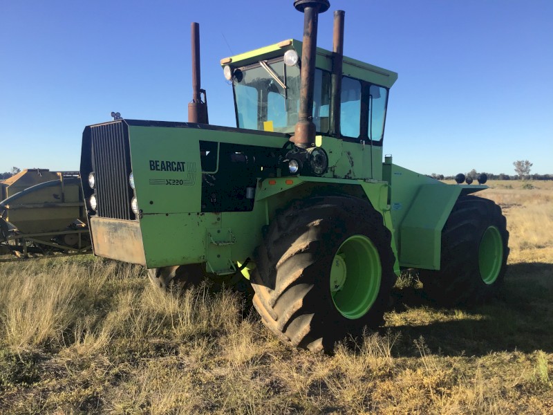 Steiger Bearcat ST 220 Tractor