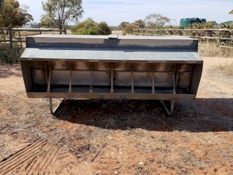 Magnus Ezyfeeder Sheep Feeder