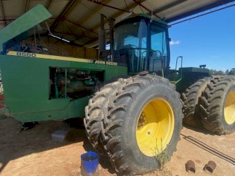 John Deere 8650 4WD Tractor