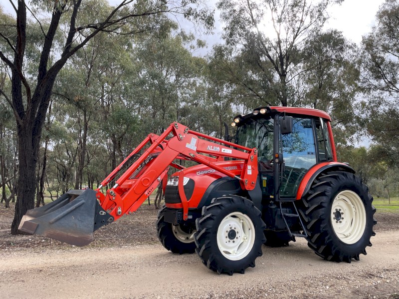 Kioti DK1002 Tractor