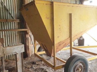 Trailing Feed Out Bin