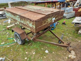 Trailing Sheep Feeder