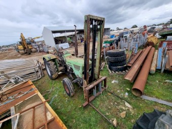 Duetz D5206 Tractor with Front Mount Forklift