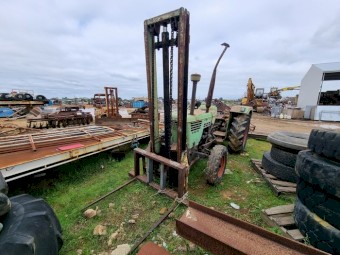 Duetz D5206 Tractor with Front Mount Forklift