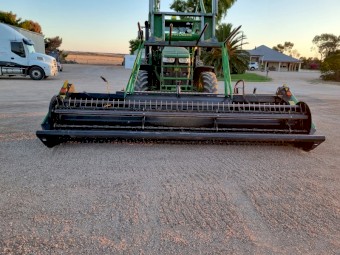 JOHN DEERE 160A  / Macdon A40 front