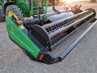 JOHN DEERE 160A  / Macdon A40 front