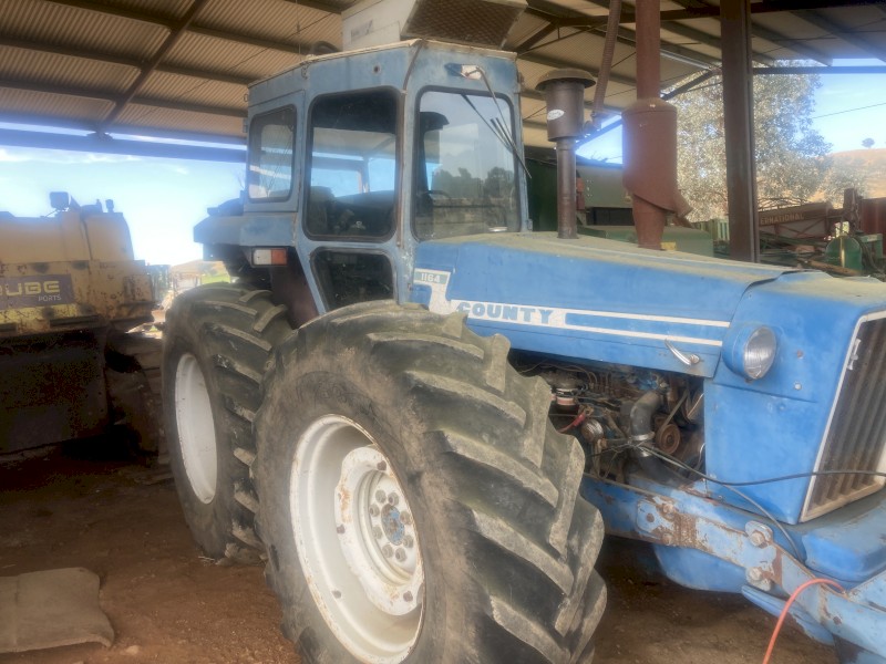 County 1164 Tractor