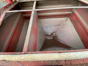 Bromar 50 Bag Feeder with Scales