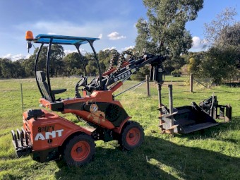 Angry Ant Mini Loader DY620