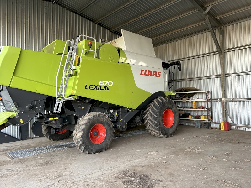 2011 Claas Lexion 670 Header