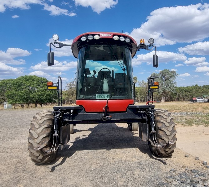 CaseIH WD2303 & 30'DH302