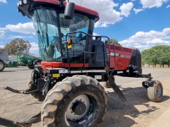 CaseIH WD2303 & 30'DH302