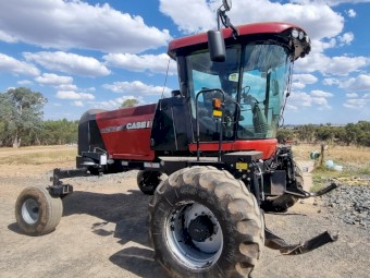 CaseIH WD2303 & 30'DH302
