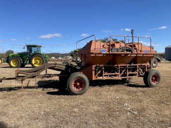 Gyral Parallelogram Air seeder