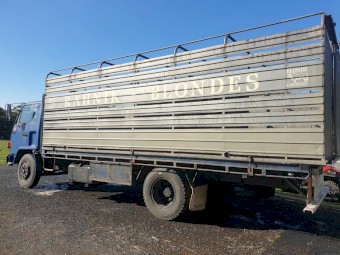 1995 Isuzu  FSR700 Long Cattle truck 