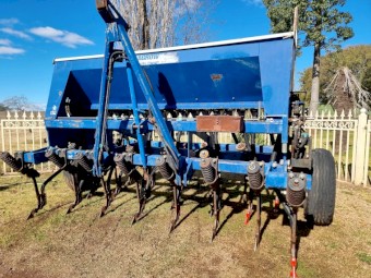 Agrowdrill coil tyne seeder