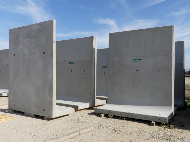 Freestanding Concrete Retaining Walls 3m high x 2.4m long AgCrete L-Blocks x 10