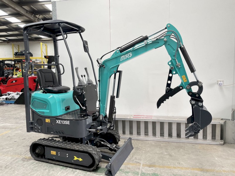  MXG XE13SE Mini Excavator(1.2ton) Diesel Koop Engine Swing Boom/Arm,Extendable tracks. 