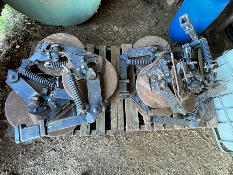 Under Auction - Morris Mid Row Banders 