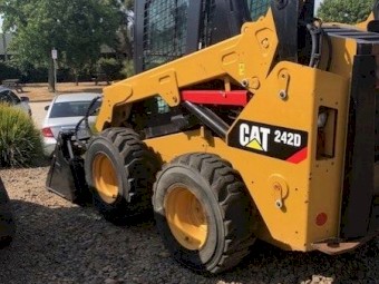 2015 CAT 242D Skid Steer Loader