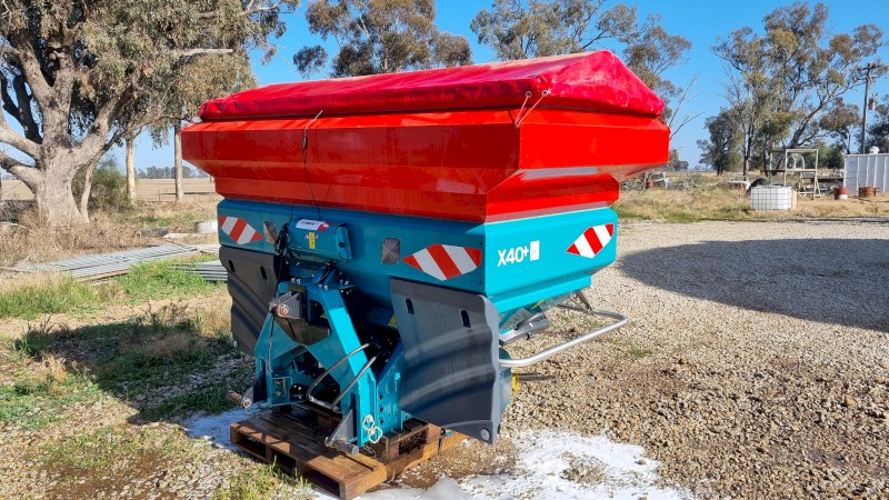 Sulky X40+ Linkage Spreader