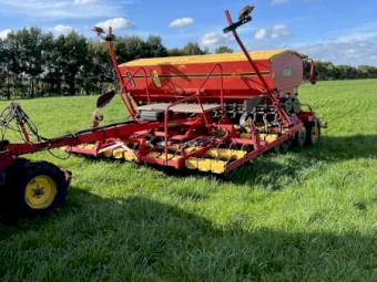 Vaderstad Rapid 400C Super XL Disc Seed Drill
