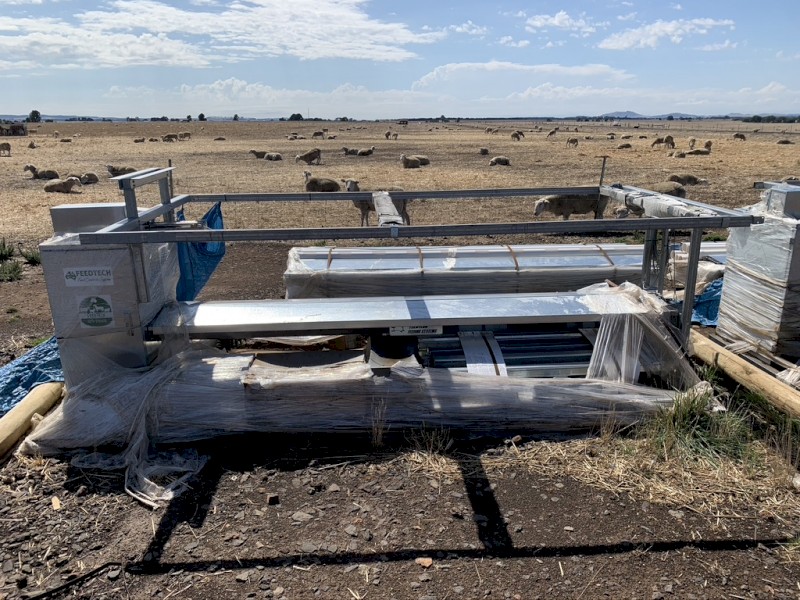 Feedtech Auto Feeder 30mt Unit 24Volt DC Solar Unit.