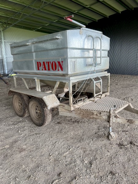 Paton Grain Sheep Feeder