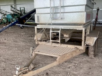 Paton Grain Sheep Feeder