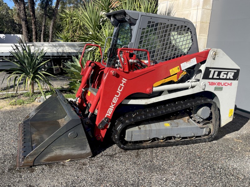 Takeuchi 2021 TLR6 low hours 140 hrs track machine