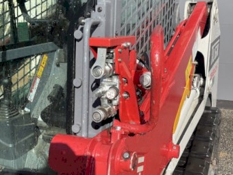 Takeuchi 2021 TLR6 low hours 140 hrs track machine