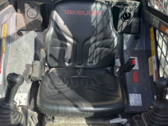 Takeuchi 2021 TLR6 low hours 140 hrs track machine