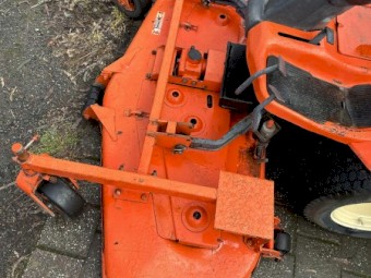 Kubota F2560 front mount deck mower 72
