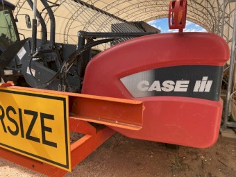 Case IH 2016 Pick Up Front with Trailer