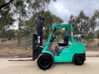 Mitsubishi Fork Lift - 3.5 Ton - Wide Wheel