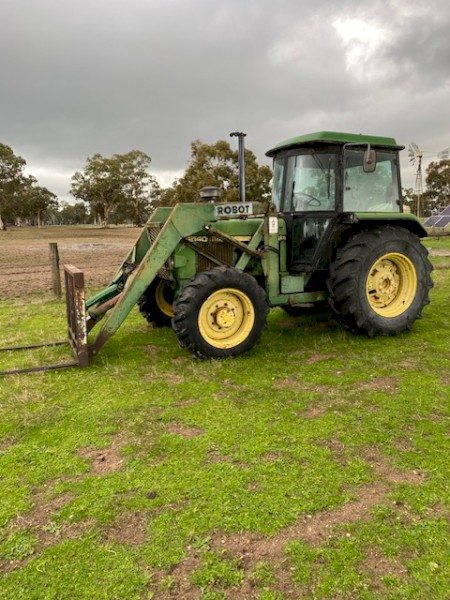 John Deere 2140 FEL Tractor