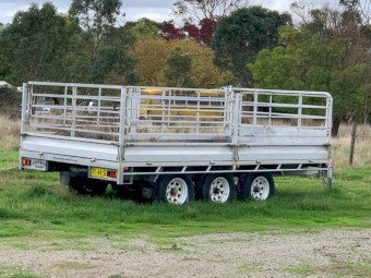 Universal Tipping Trailer - 4.5 Tonne Rating - Excellent Condition