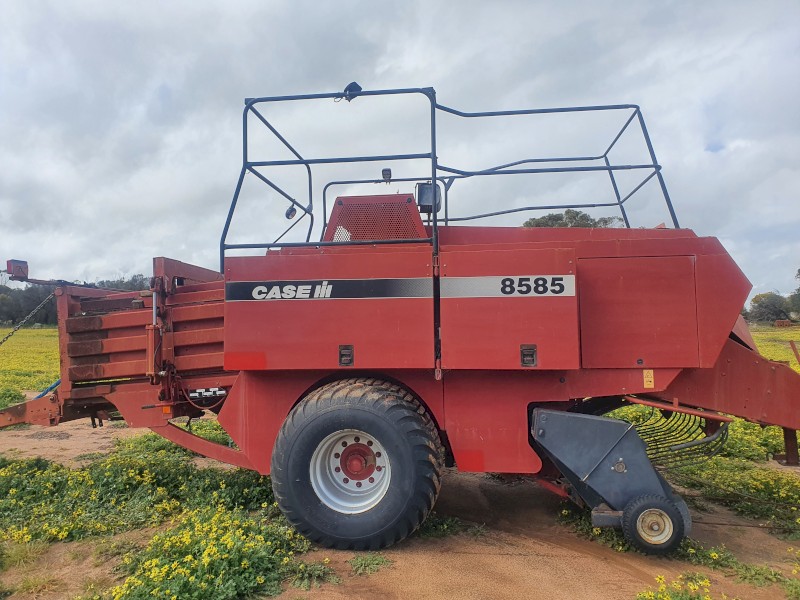 Case 8585 4x3 large square baler