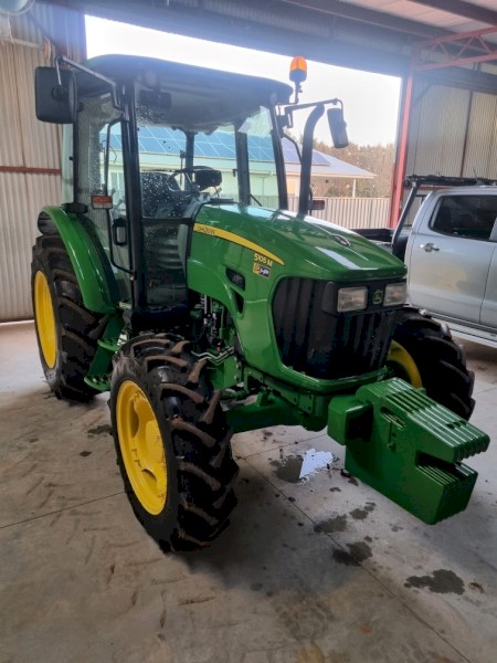 2020 John Deere 5105M Tractor with Cab